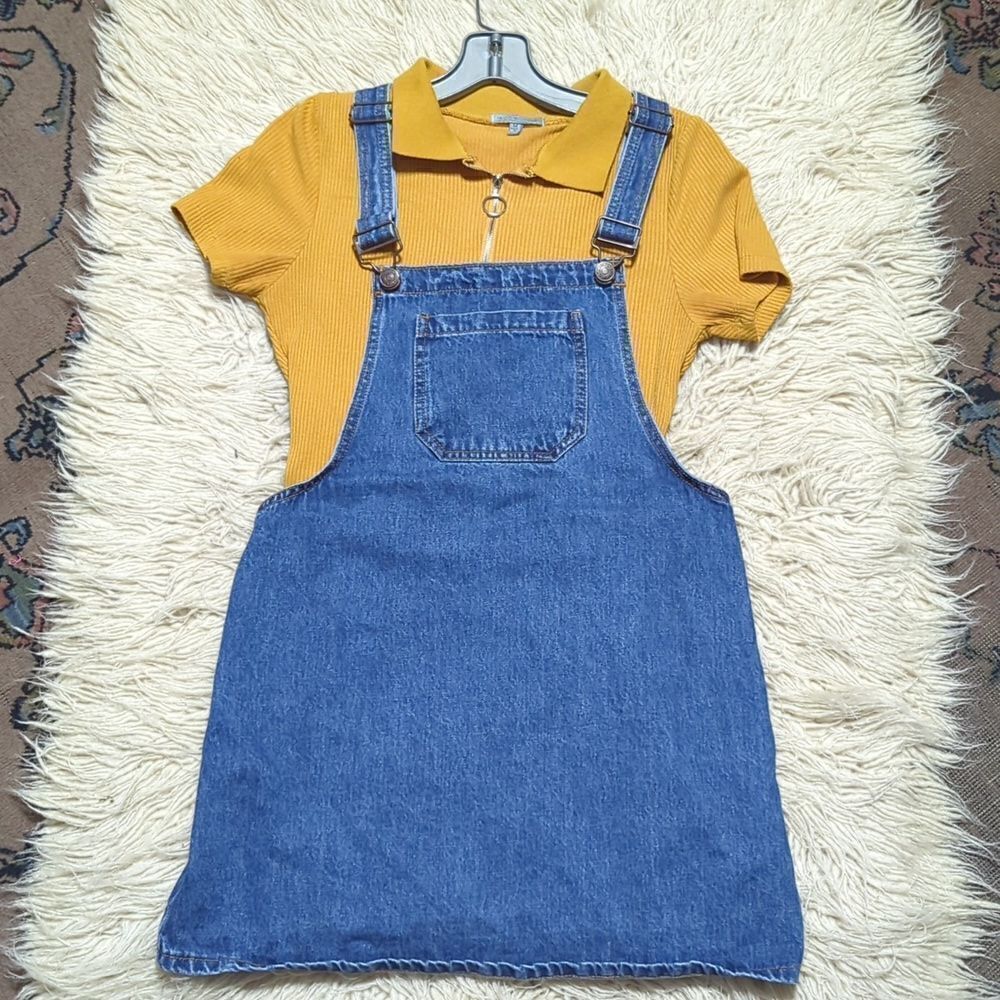 Super cute overall denim skirt dress.‎